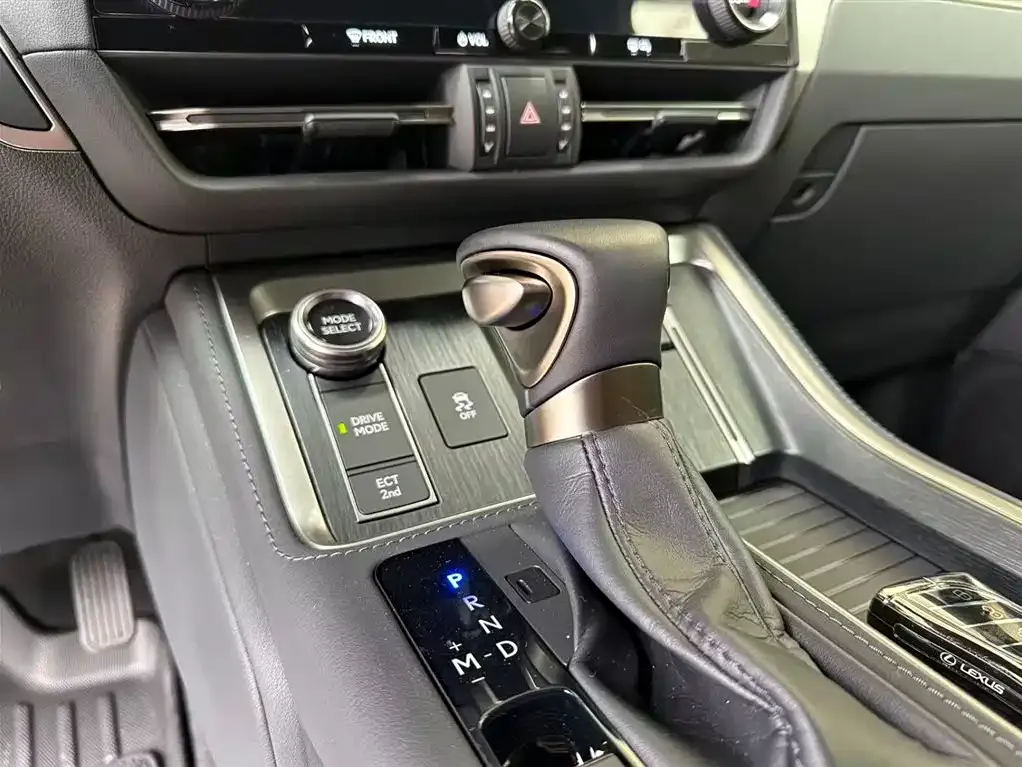 Lexus GX — фото 10