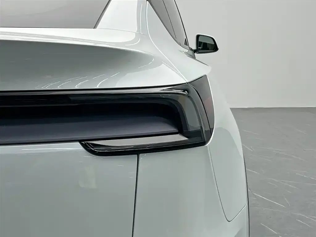 Tesla Model Y 2025 из CN, фото 10