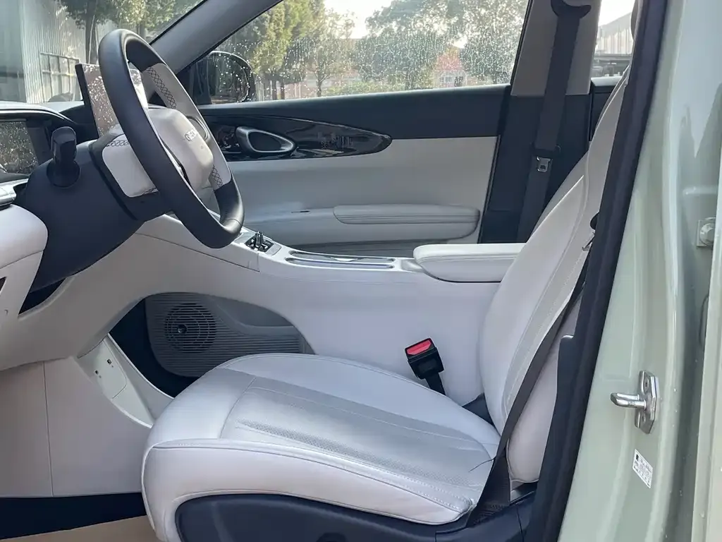 Geely Starburst — фото 10