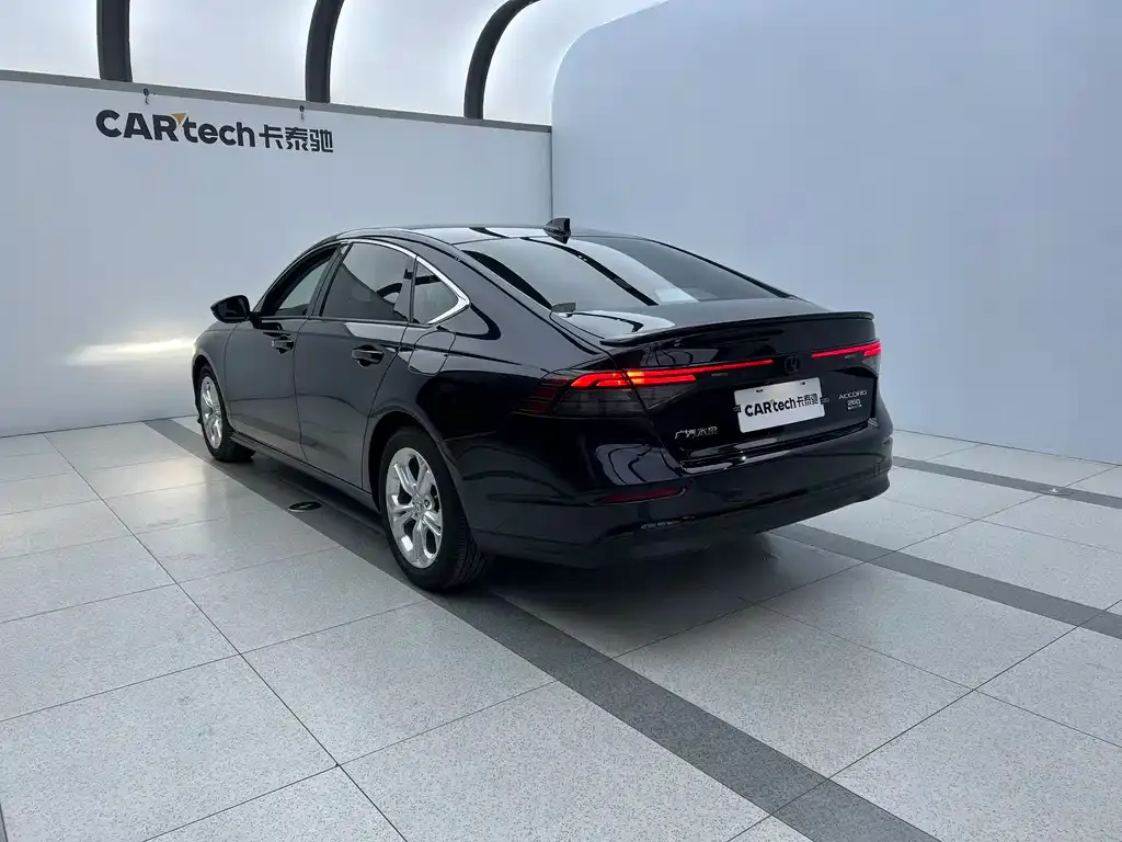 Honda Accord — фото 5