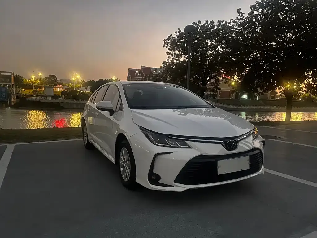 Toyota Corolla 2023 из CN, фото 3