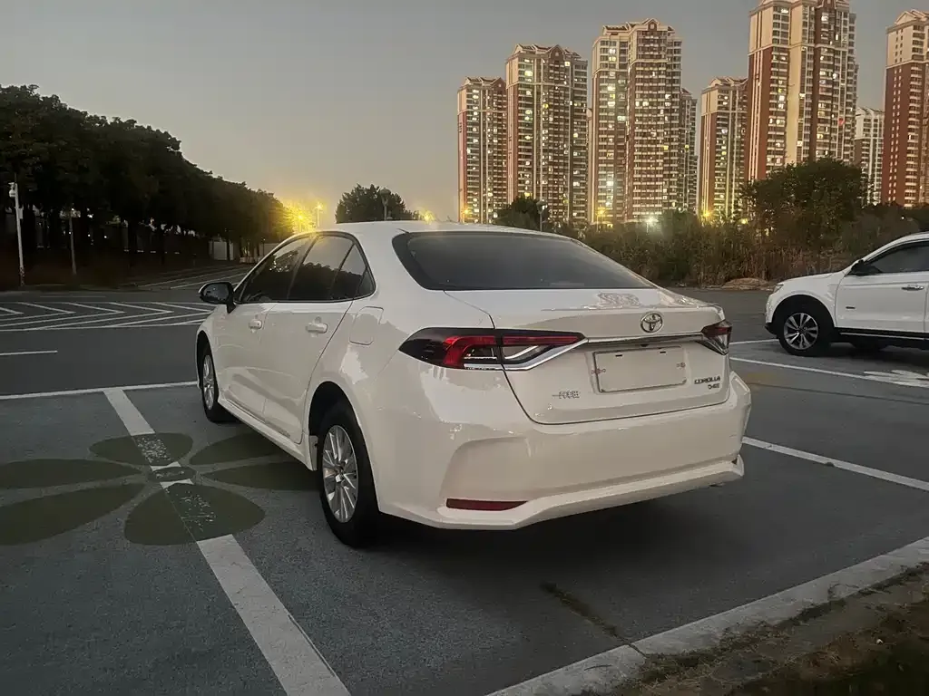 Toyota Corolla 2023 из CN, фото 8