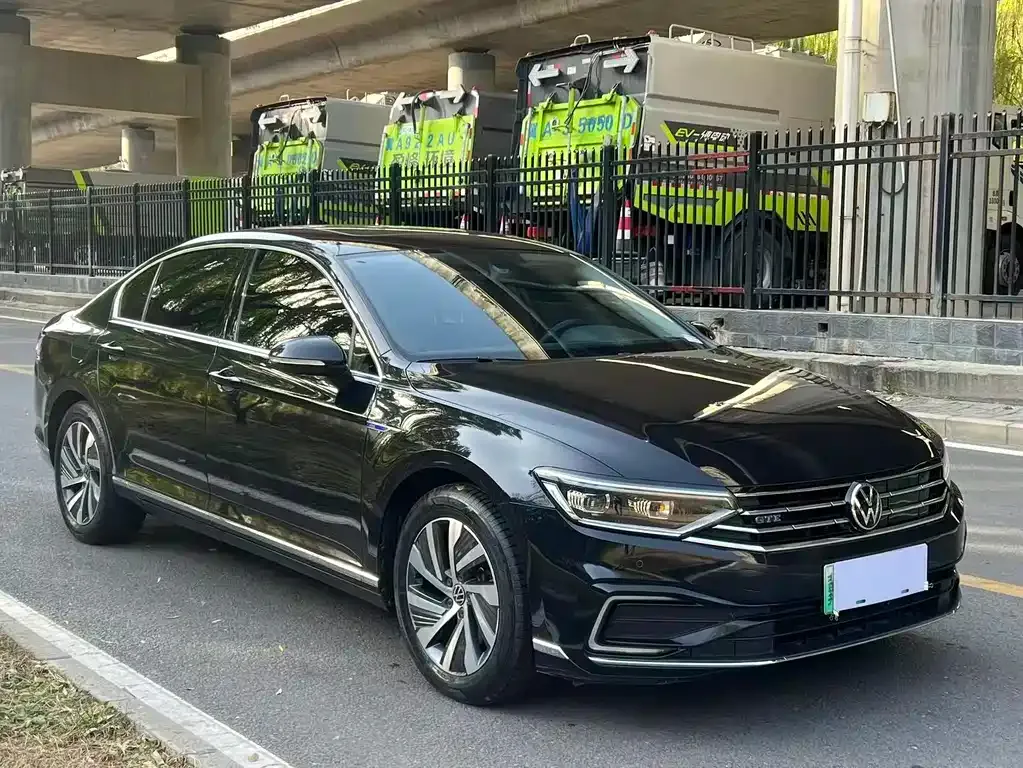 Volkswagen Magotan GTE PHEV 2023 из CN, фото 3