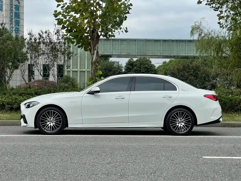 Mercedes-Benz C-Class — фото 7