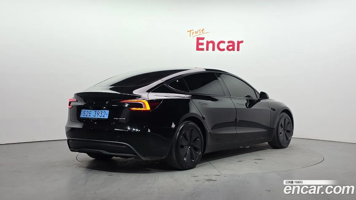 Tesla Model 3 2024 из KR, фото 2