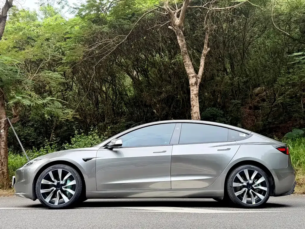 Tesla Model 3 2023 из CN, фото 2