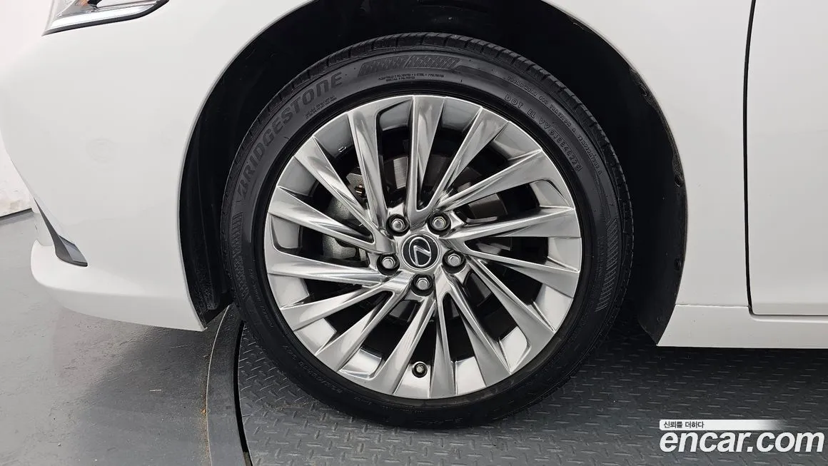Lexus ES 2023 из KR, фото 5