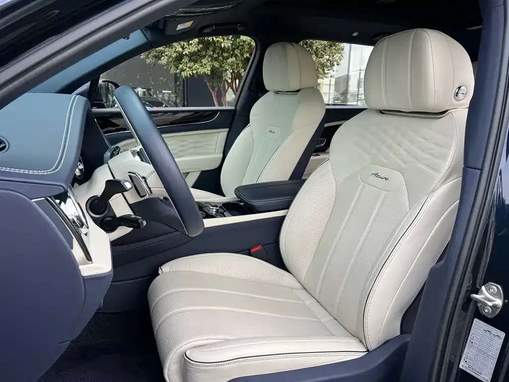 Bentley Bentayga 2023 из CN, фото 6