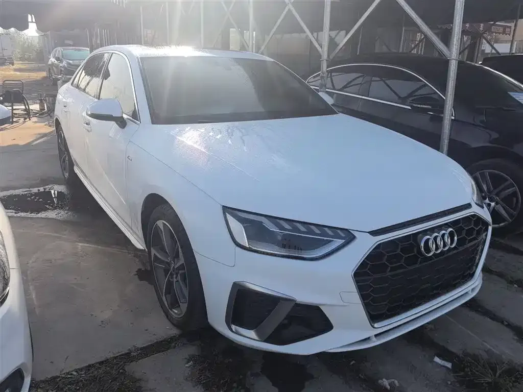 Audi A4L 2021 из CN, фото 4
