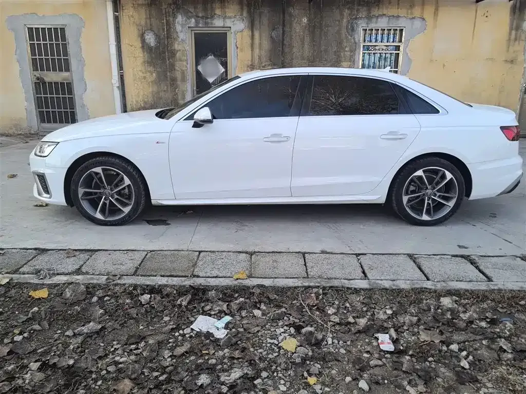 Audi A4L 2021 из CN, фото 5