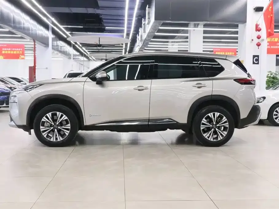 Nissan X-Trail 2023 из CN, фото 3