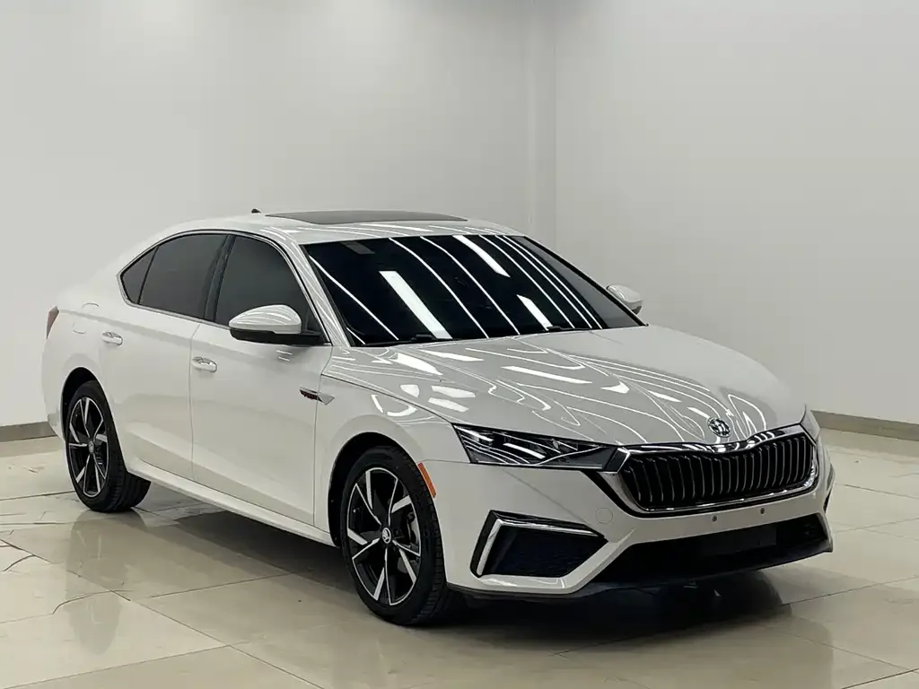 Skoda Octavia — фото 2