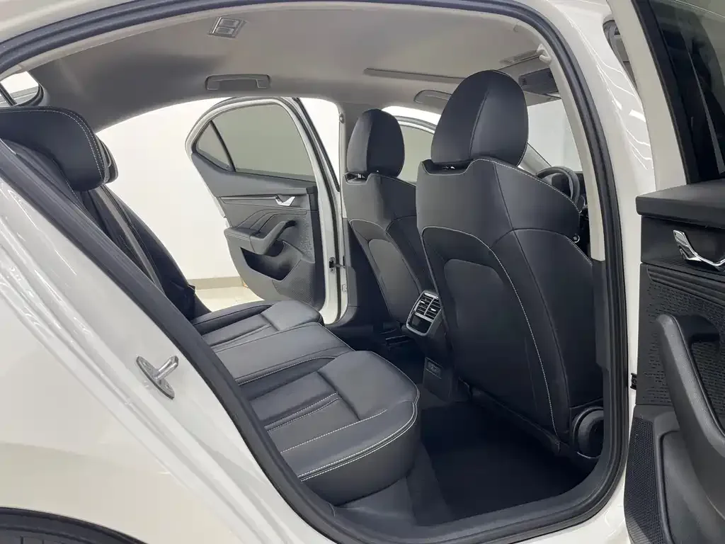 Skoda Octavia — фото 7