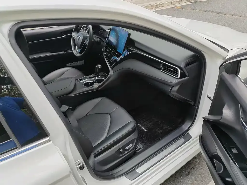 Toyota Camry 2021 из CN, фото 7