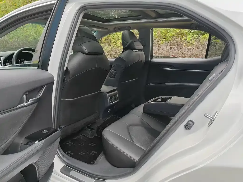 Toyota Camry 2021 из CN, фото 8