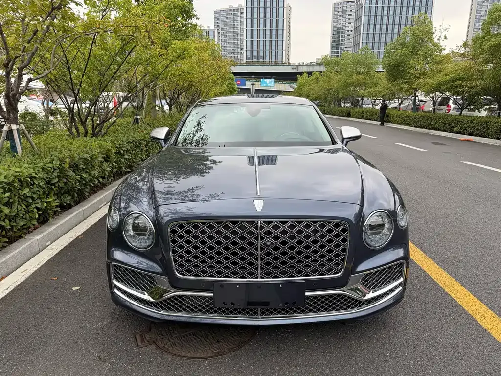 Bentley Flying Spur PHEV 2022 из CN, фото 2