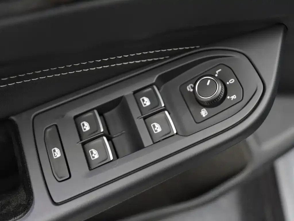 Volkswagen Golf 2022 из CN, фото 9