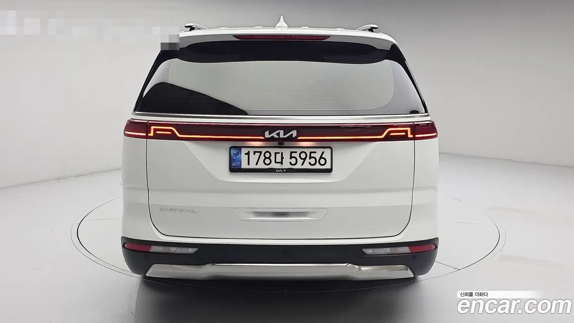 Kia Carnival — фото 4