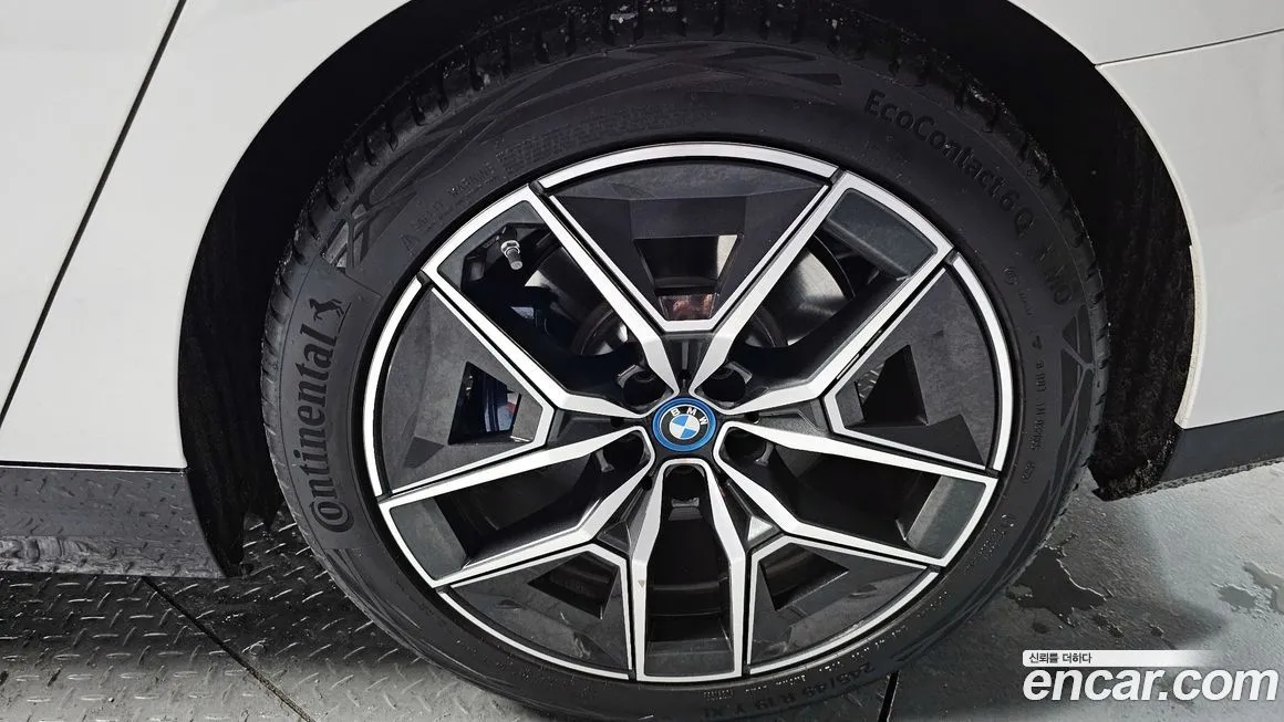 BMW i5 — фото 5