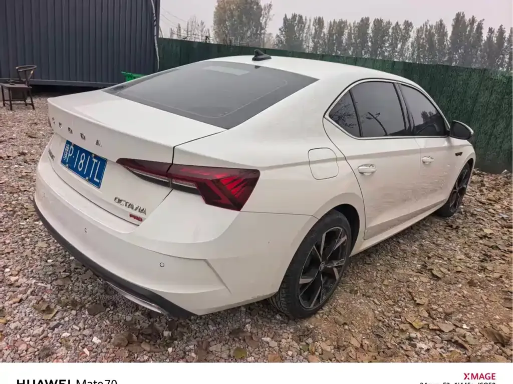Skoda Octavia — фото 5