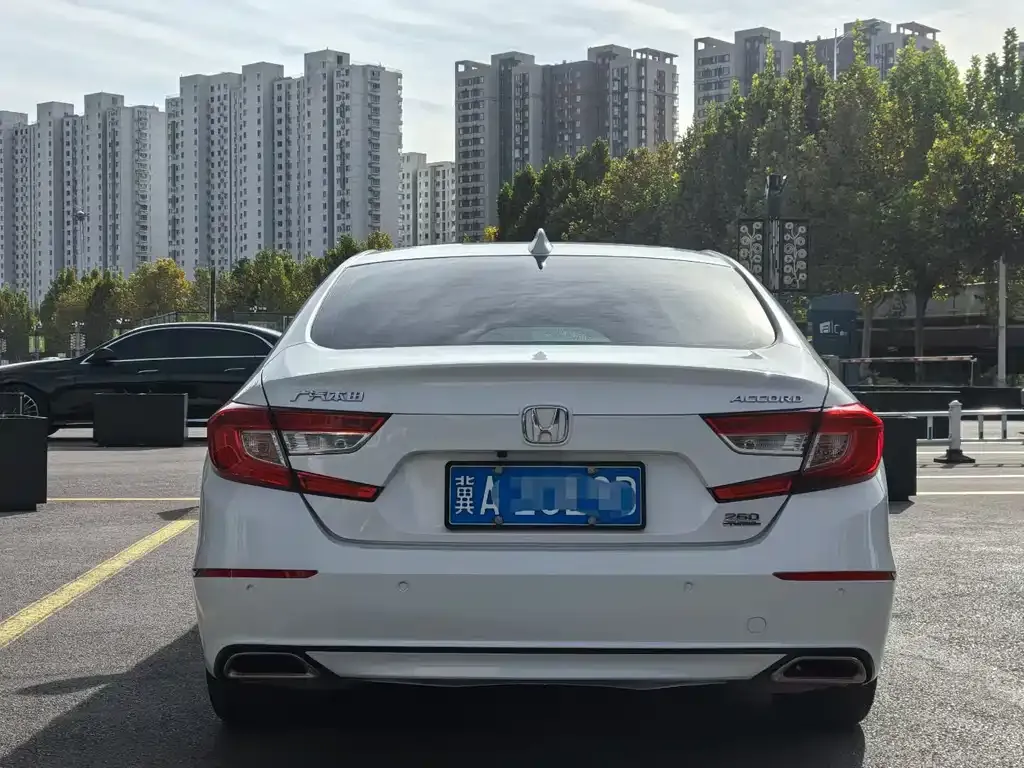 Honda Accord — фото 9