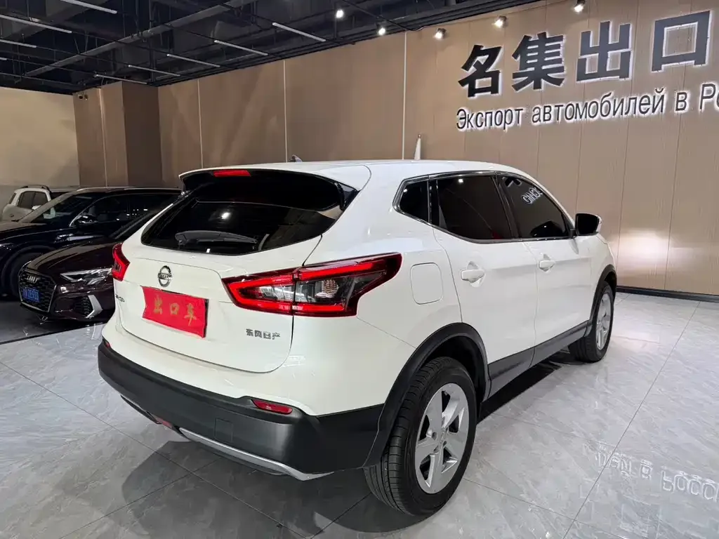 Nissan Qashqai — фото 4