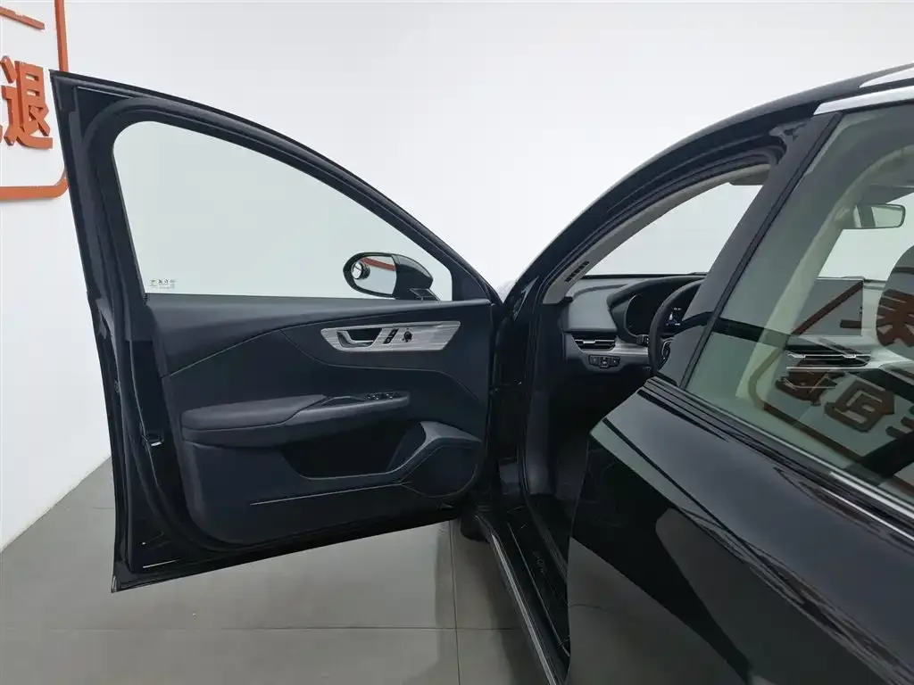 Hongqi E-QM5 2023 из CN, фото 8