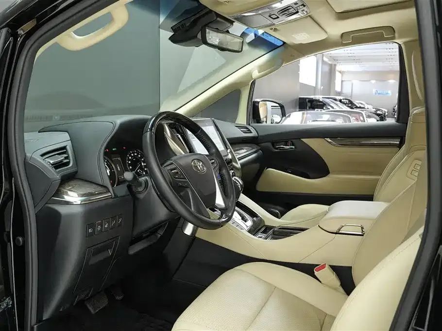 Toyota Alphard 2023 из CN, фото 7