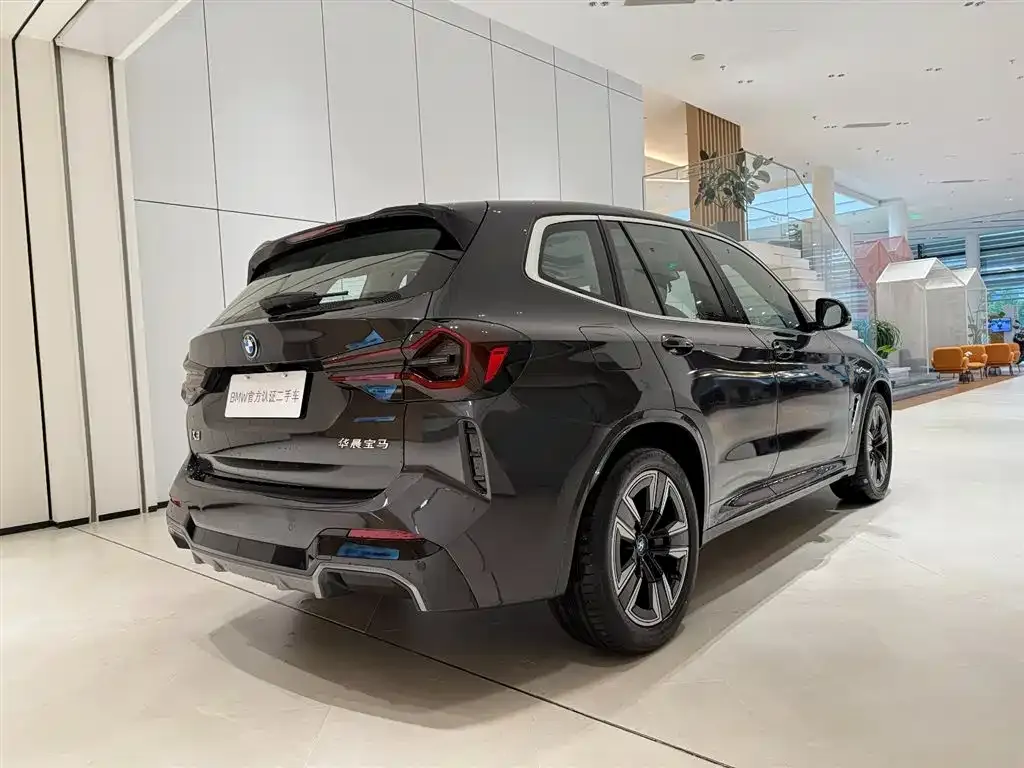 BMW iX3 2025 из CN, фото 4