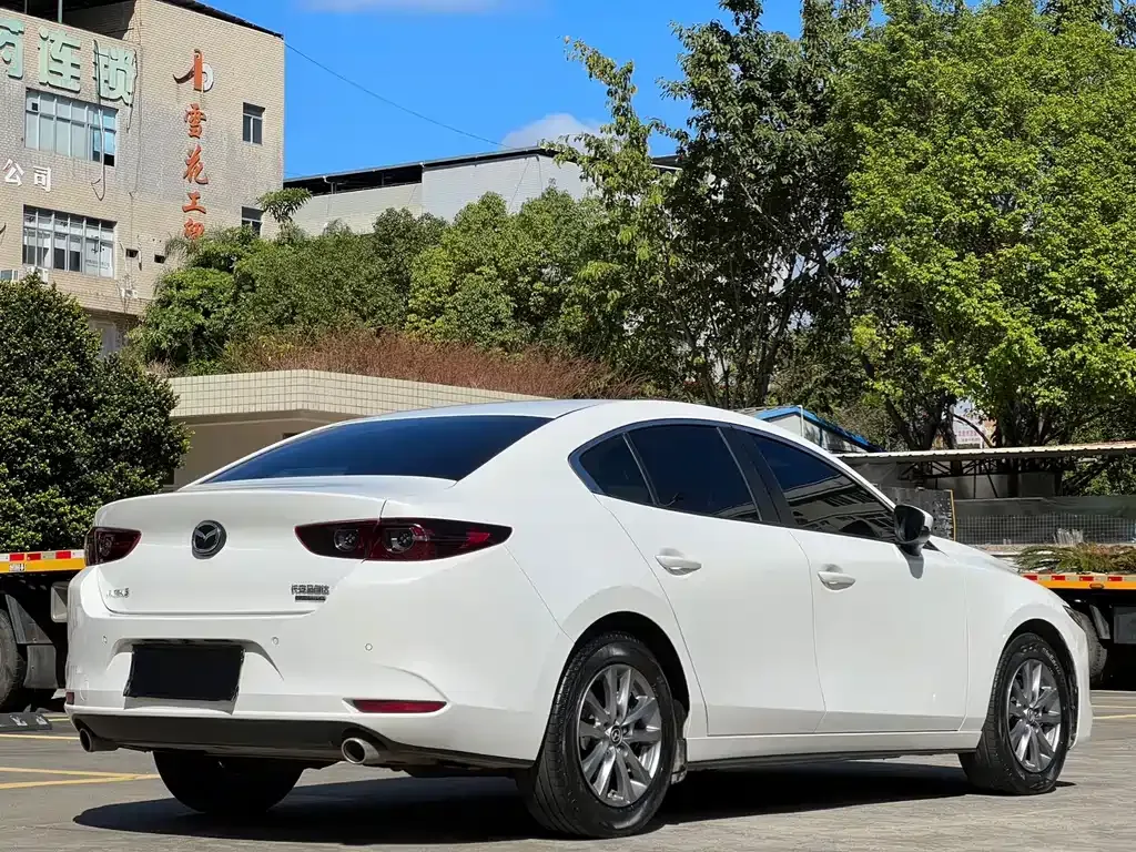 Mazda 3 Axela — фото 7