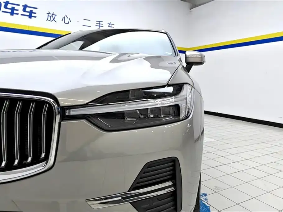 Volvo XC60 — фото 5
