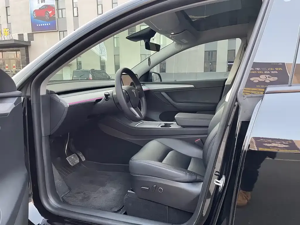 Tesla Model Y 2023 из CN, фото 4