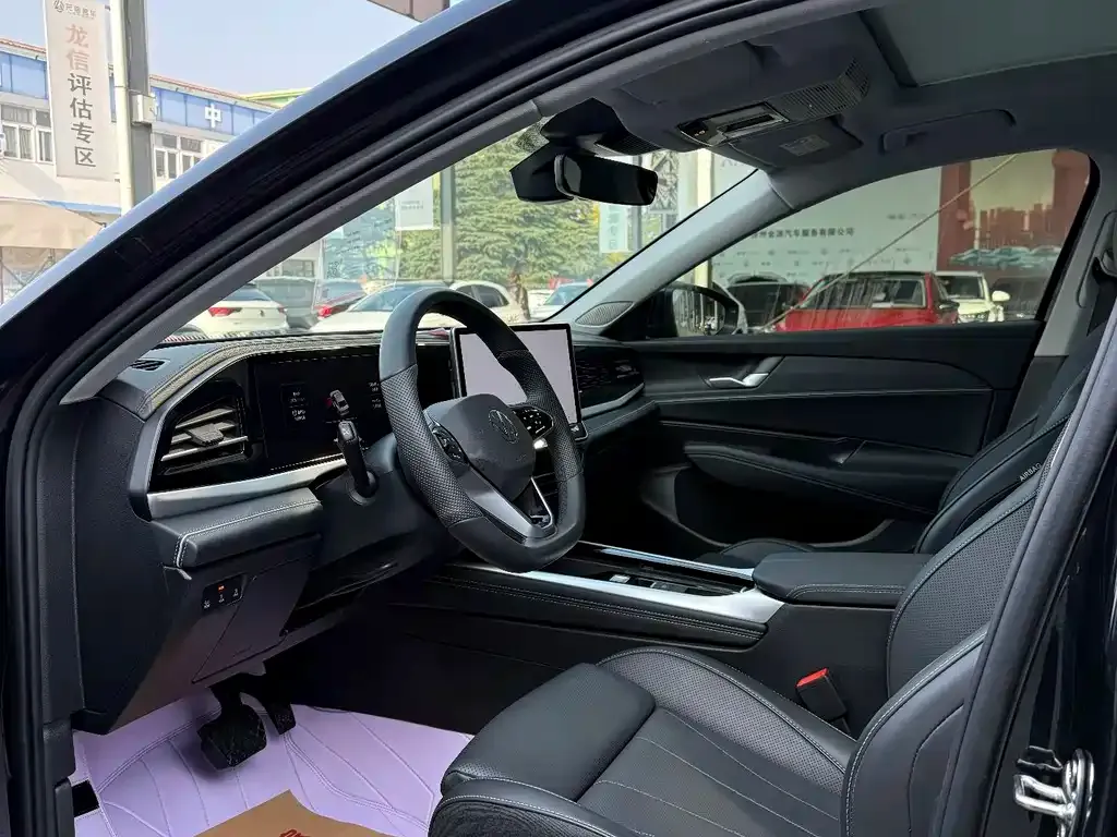 Volkswagen Passat 2025 из CN, фото 4