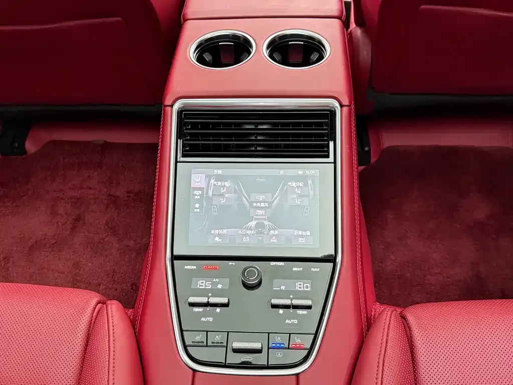 Porsche Panamera — фото 8