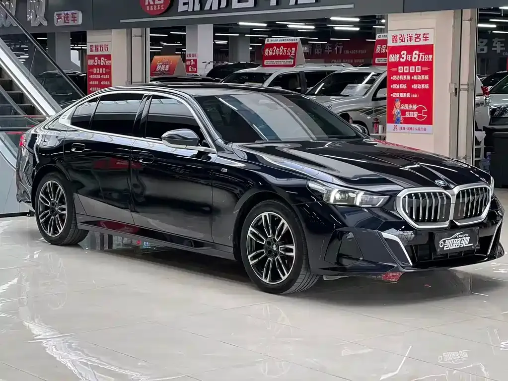 BMW 5 Series 2024 из CN, фото 3