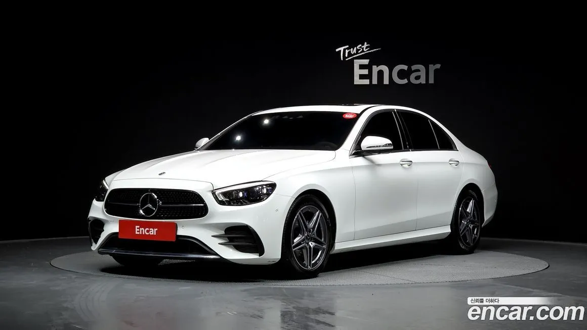 Mercedes-Benz E-Class — фото 1
