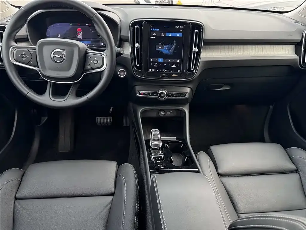 Volvo XC40 2024 из CN, фото 6