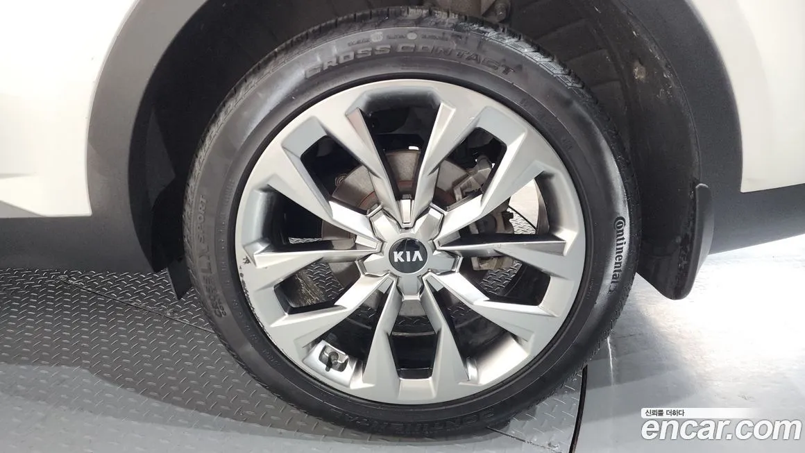 Kia Sorento — фото 5