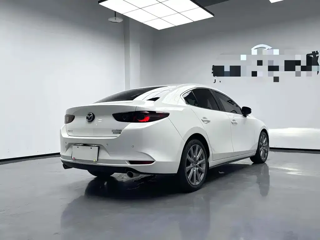Mazda 3 Axela 2023 из CN, фото 2