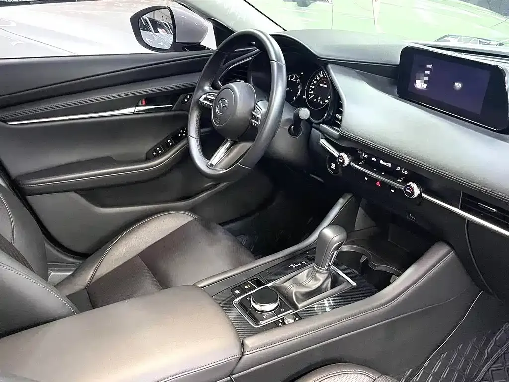 Mazda 3 Axela 2023 из CN, фото 5
