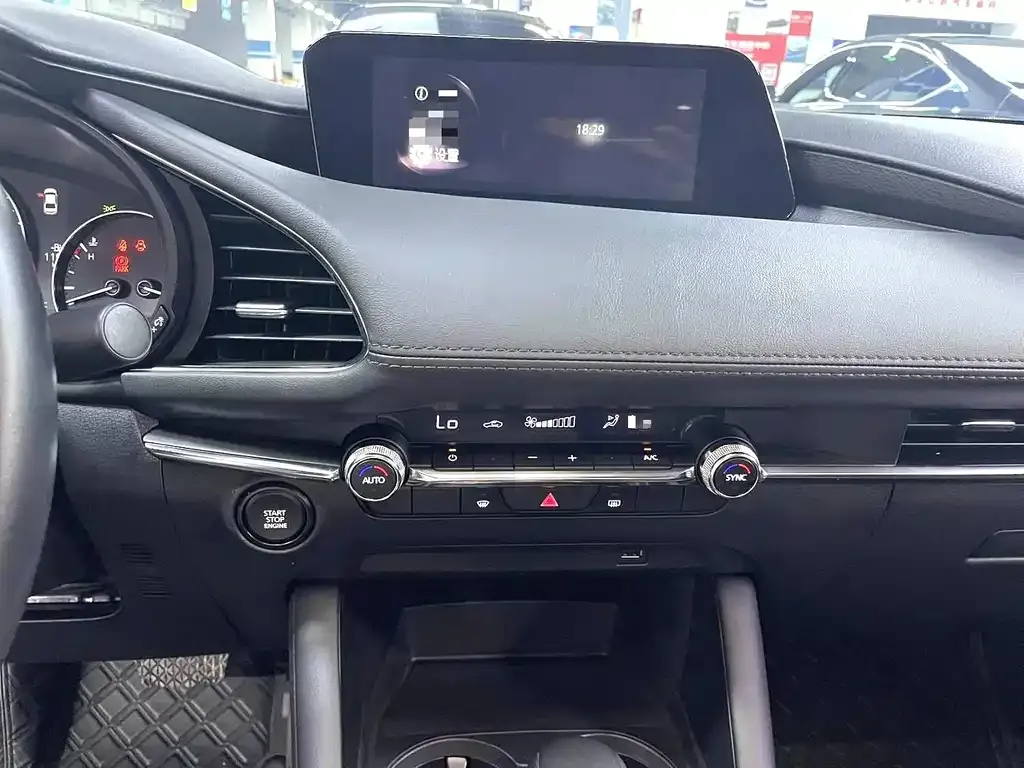 Mazda 3 Axela 2023 из CN, фото 7