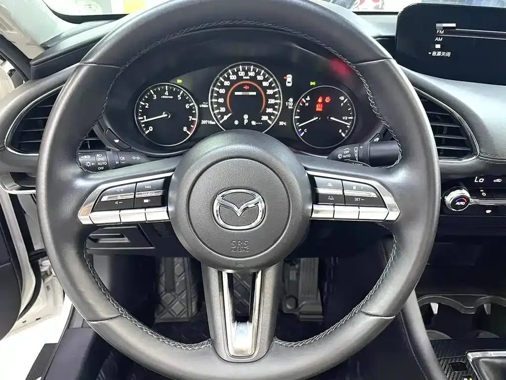 Mazda 3 Axela 2023 из CN, фото 8