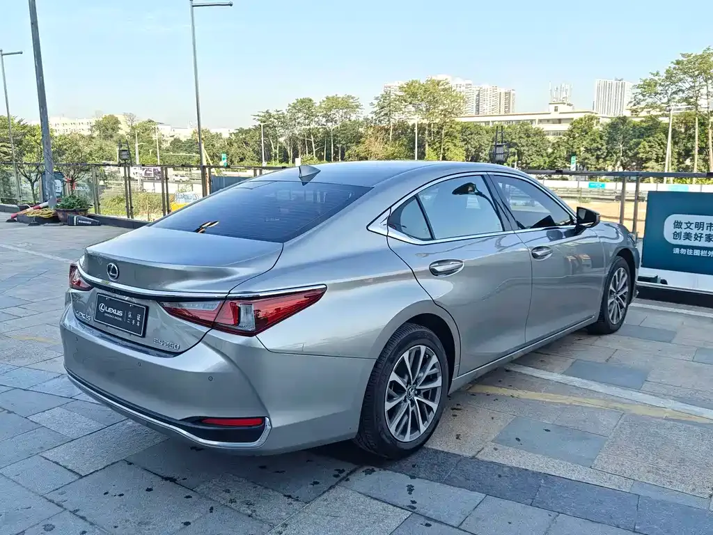 Lexus ES — фото 9