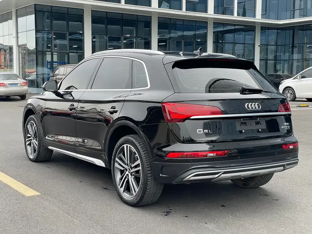 Audi Q5L 2021 из CN, фото 6