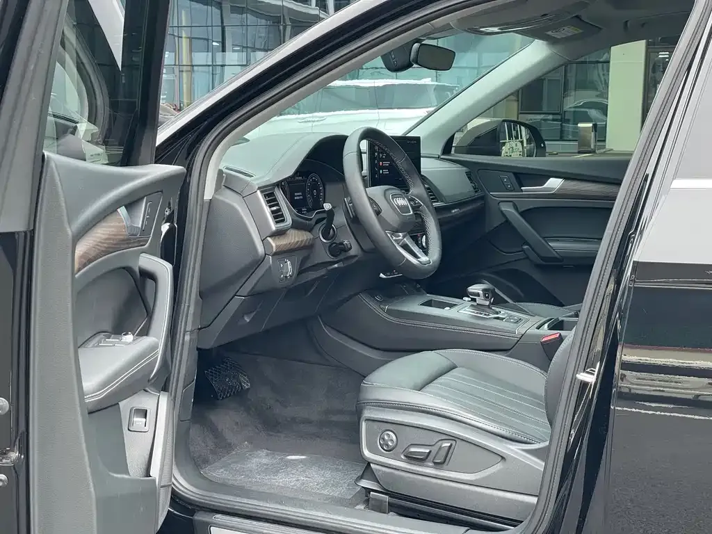 Audi Q5L 2021 из CN, фото 7