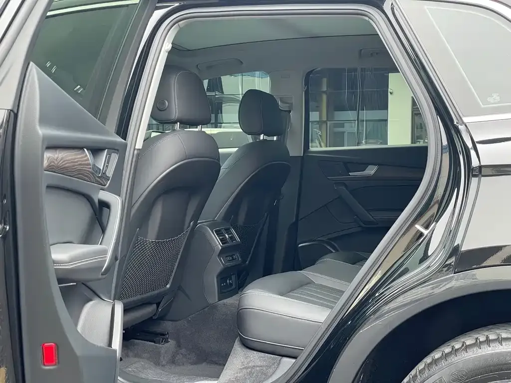 Audi Q5L 2021 из CN, фото 8
