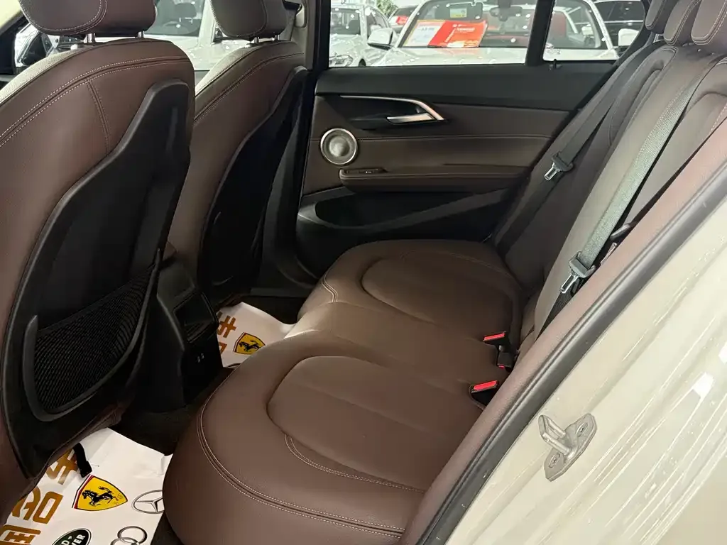 BMW 1 Series 2021 из CN, фото 6