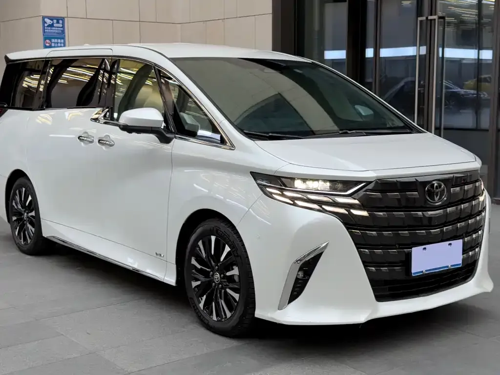 Toyota Alphard — фото 3