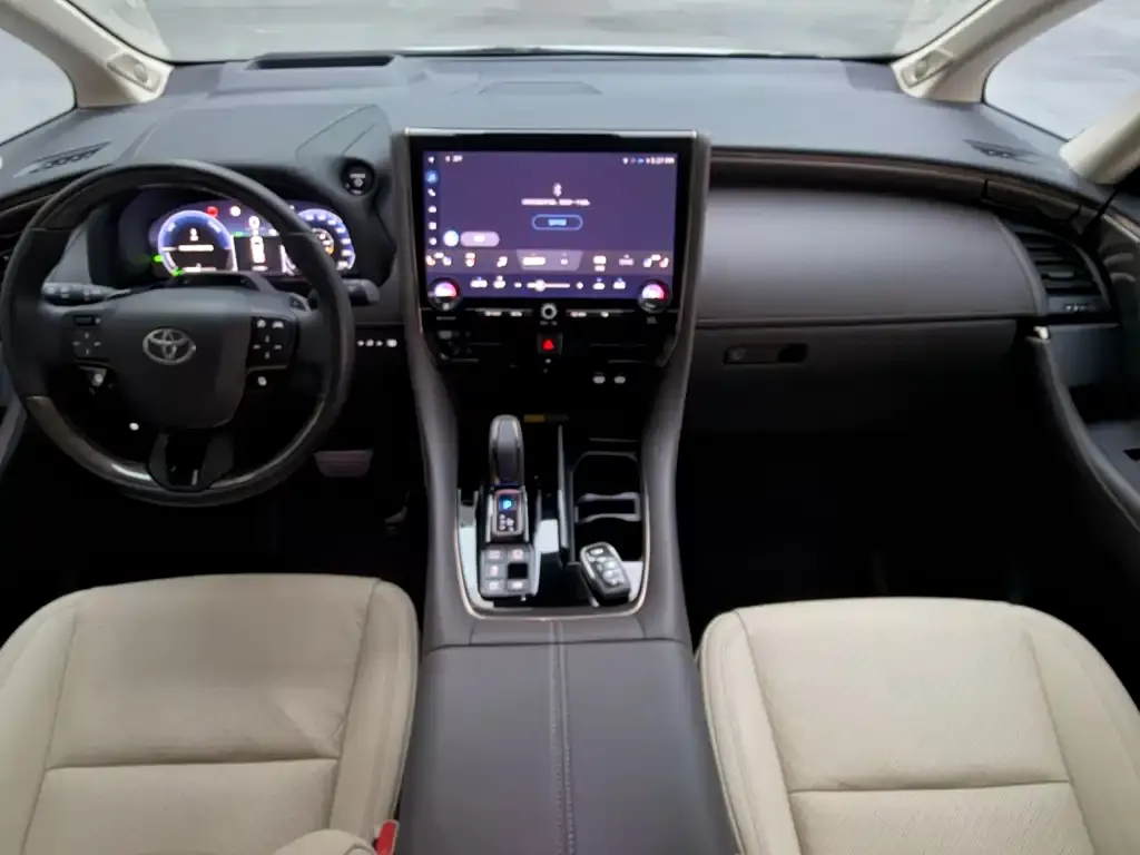Toyota Alphard — фото 7