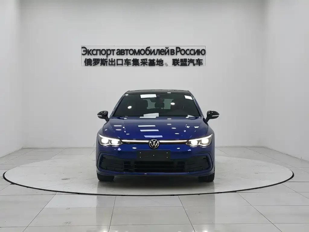 Volkswagen Golf 2023 из CN, фото 2